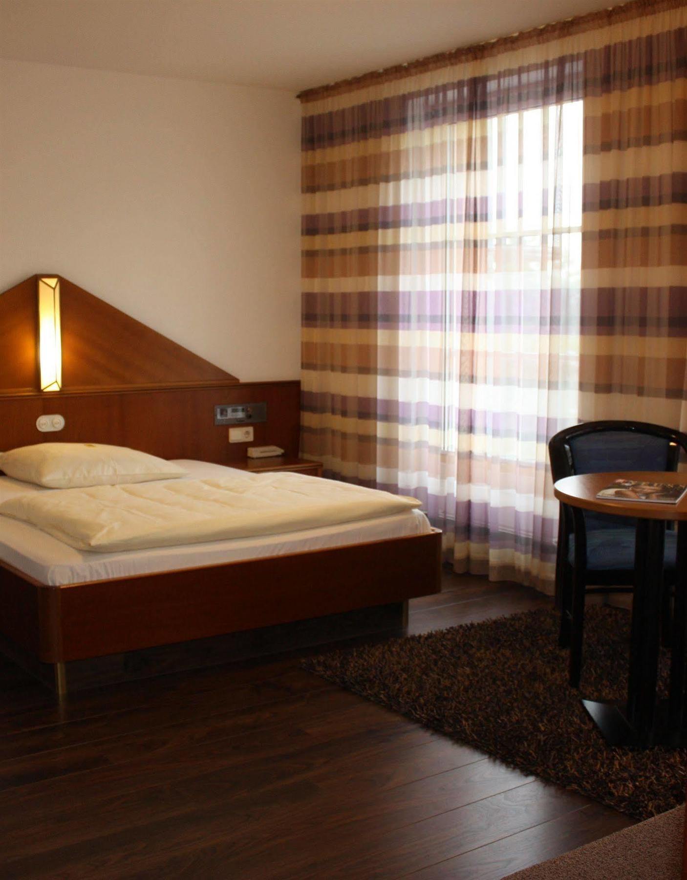 Classic Hotel Kaarst Kültér fotó